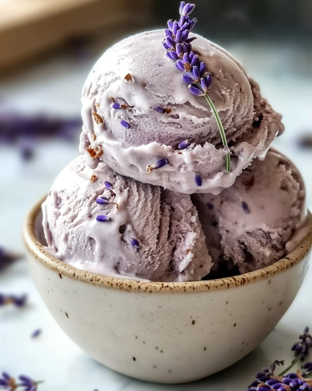 Lavendel Earl Grey Eiscreme selbstgemacht ohne Eismaschine
